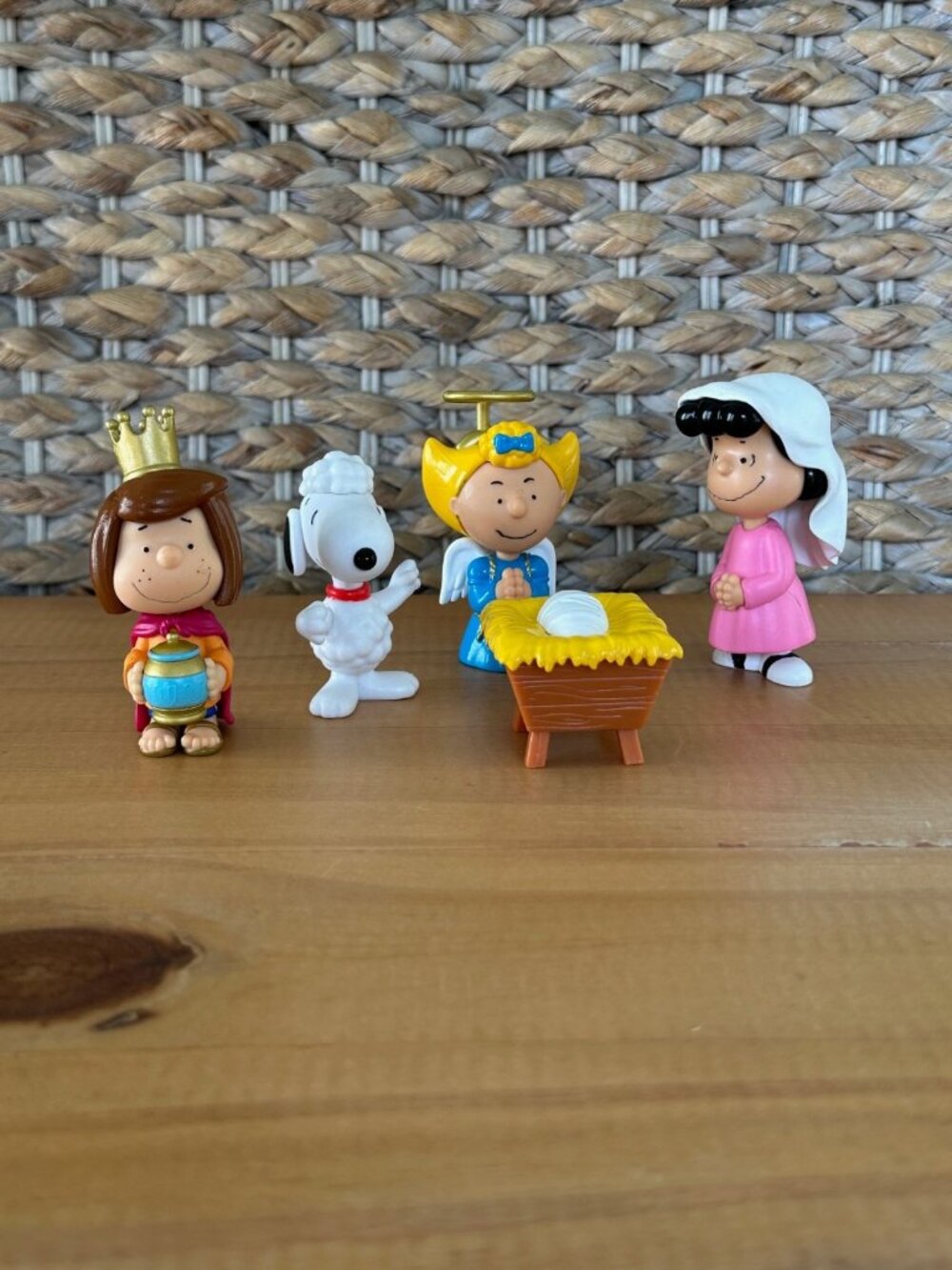 Peanuts Charlie Brown Deluxe 5 Replacement Piece Christmas Nativity Pageant Set